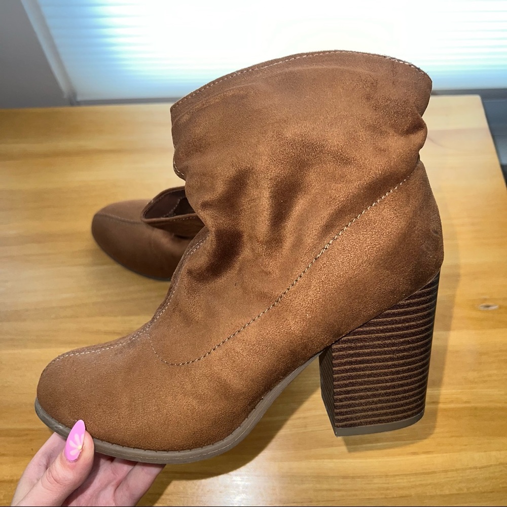 Indigo Rd. Brown Suede Ankle Booties “Obie” heeled boots women’s 7.5 like new - Picture 3 of 14
